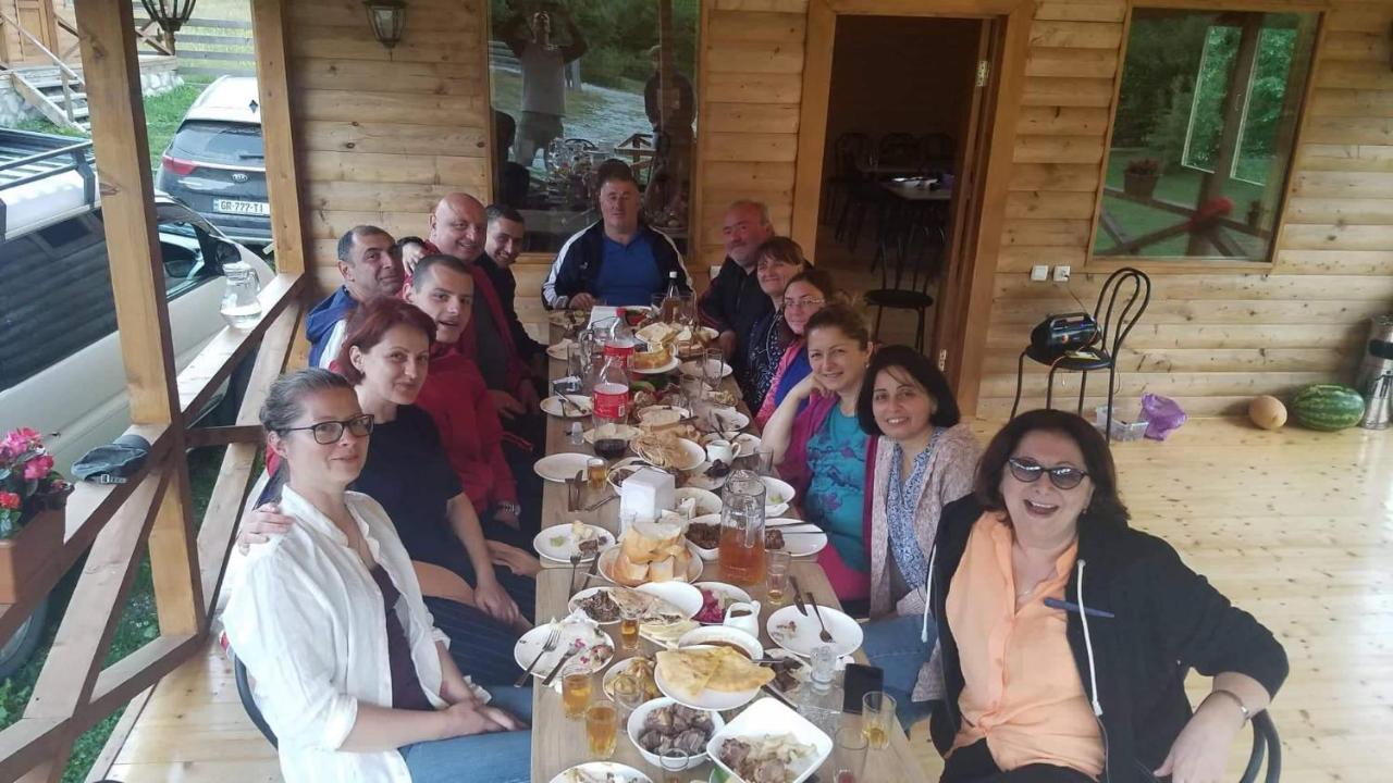 Hotel Ushba Hill Местія Екстер'єр фото