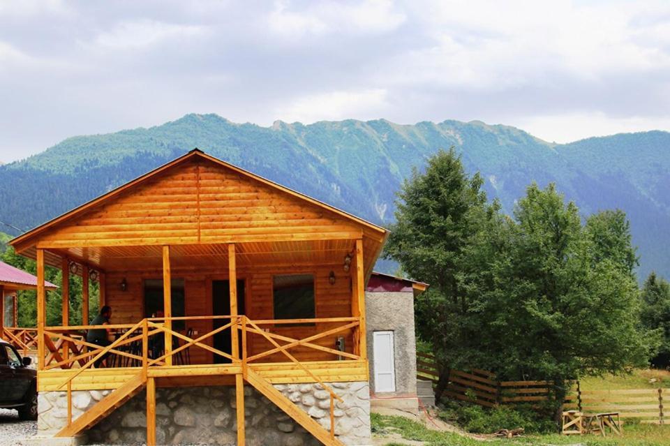 Hotel Ushba Hill Местія Екстер'єр фото