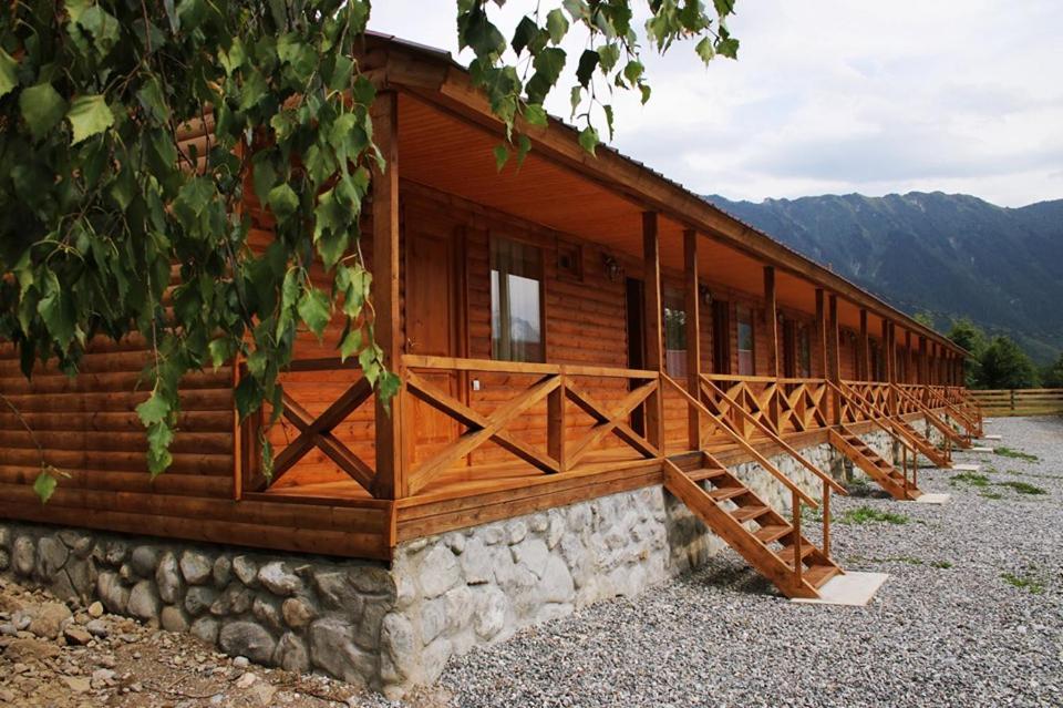 Hotel Ushba Hill Местія Екстер'єр фото