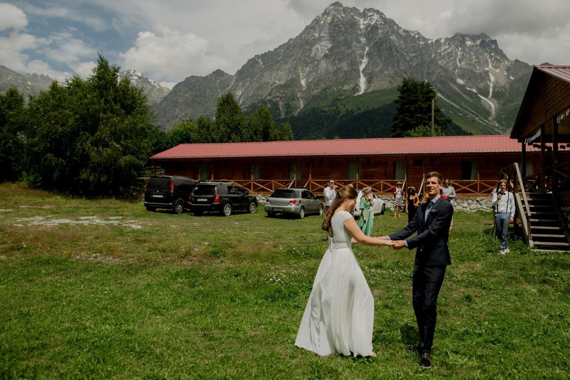 Hotel Ushba Hill Местія Екстер'єр фото